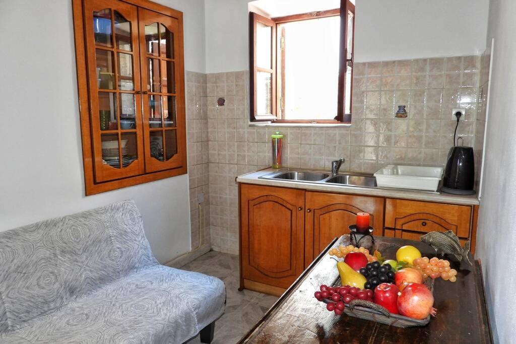 Traditional Villa Efterpi Chalki Town Luaran gambar